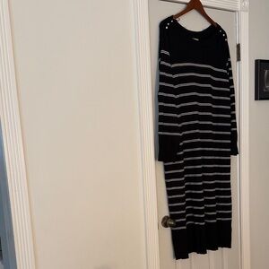 Chic Black and White Striped Long Sleeve Dress